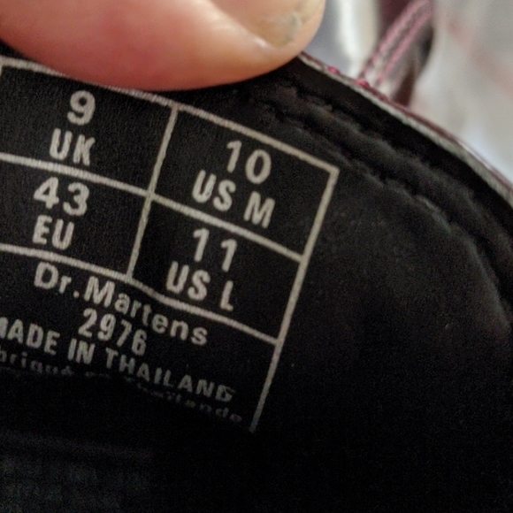 DR. MARTENS VEGAN 2976 CHELSEA BOOTS IN CHERRY RED - Picture 8 of 8